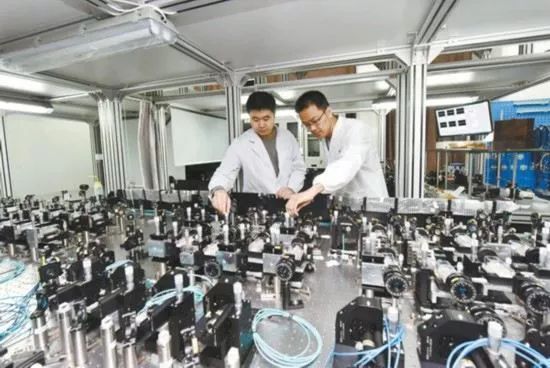 晨紅木材破碎機廠家—培養造就大批優秀科技人才